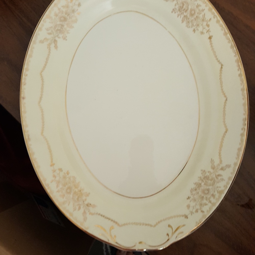 💛Antique Vintage Ivory, Gold Trim China Platter. Will go with many patterns.